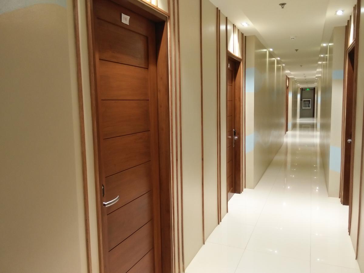 Win Hotel & Casino Talisay  Extérieur photo